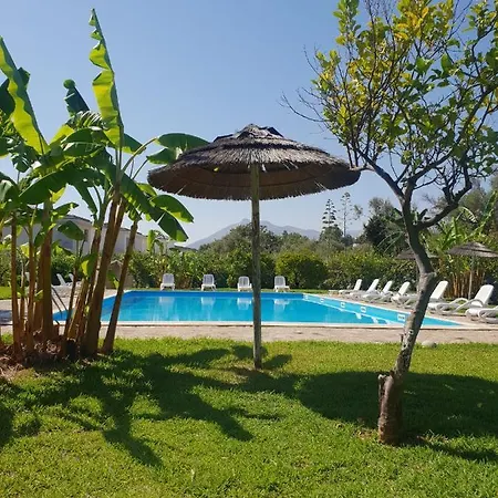 Cefala Farm stay *