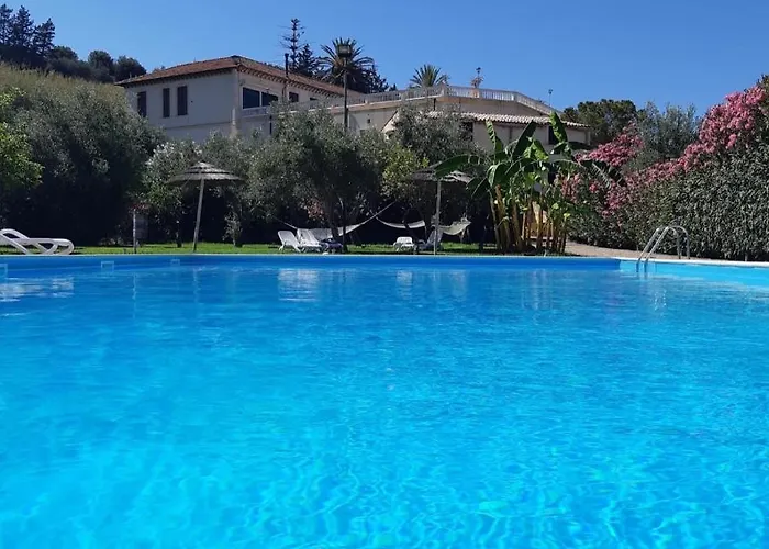 切法拉农庄别墅酒店 *